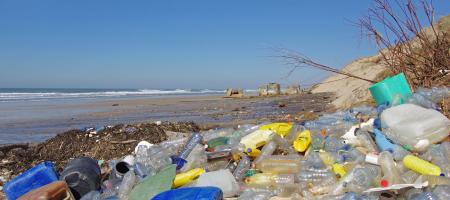 Rifiuti-in-spiaggia.jpg